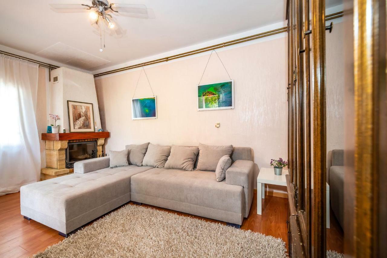 Vacation House Anna Karlobag Dış mekan fotoğraf