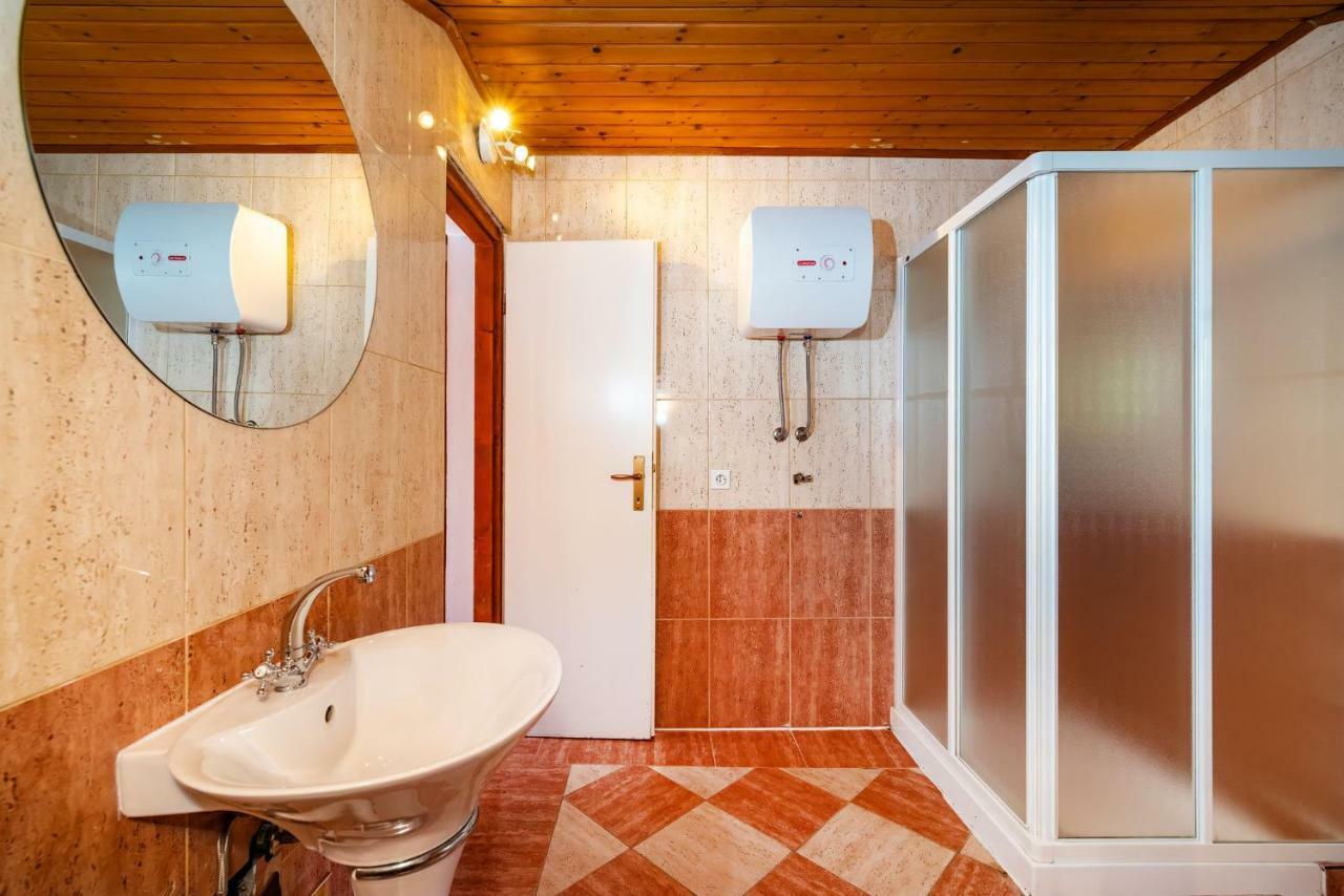 Vacation House Anna Karlobag Dış mekan fotoğraf